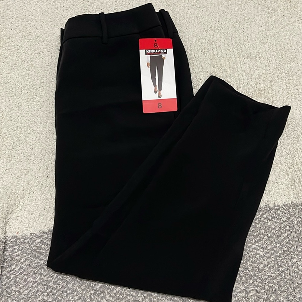 NWT-  Kirkland Signature ladies pant - 8 Inseam Ankle Pant